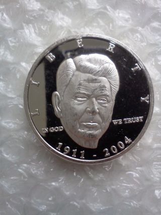 1911 - 2004 Ronald Reagan 1 Oz.  999 Silver Round photo