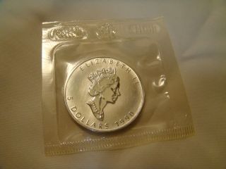 1990 1 Oz Canada Silver Maple Leaf Round Coin - Orig Plastic -.  9999 Fine Ag. photo