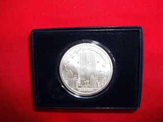 1 Troy Ounce.  999 Fine Silver Round,  Twin Towers,  Silvertowne. photo