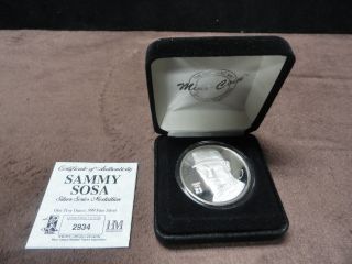Sammy Sosa One Troy Ounce Silver Coin Ltd.  Edition 2934/5000 W/coa photo