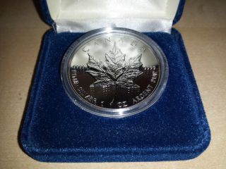 1994 $5 Five Dollar 1 Ounce Canadian Silver Maple Leaf With Case (tax Exempt) photo