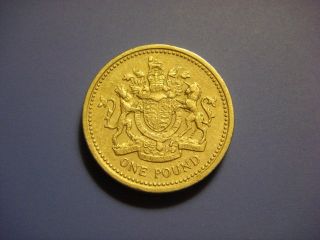 Great Britain 1 Pound,  1983 Coin. photo