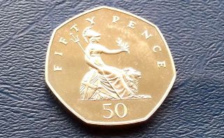 1983 Great Britain 50 Pence Seated Brittania Low Mintage 107k Proof Coin 514 photo