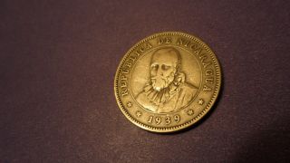Nicaragua 1939,  Twenty - Five Centavos.  Looking Vintage Coin. photo