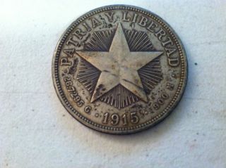 1915 Patria Y Libertad Star Un Peso Silver Coin.  900 Silver Ex Fine photo
