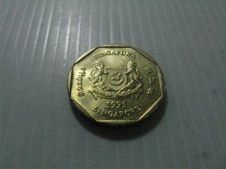 1 Dollar Singapore Coin Gold,  1995. photo