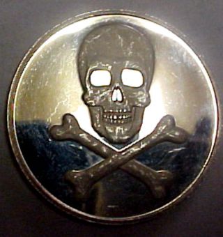 Pirates We Be Skull N Bones Proof 38mm 1oz 999 Silver Coin photo