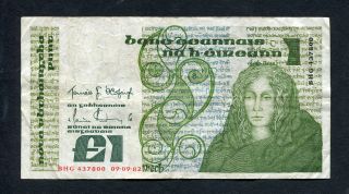 Ireland 1 One Pound Bank Note 1982 Irish Paper Money Queen Medb Lady Lavery photo