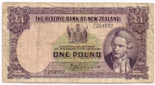 1940 - 55 Zealand One Pound Note - P159a photo