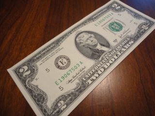 Us Money Dollar Two Dollar Bill Flat Un - Folded Bill Collectible Note $2 Bills photo