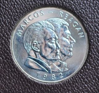 1982 Philipines 25 Piso Marcos Reagan Commemorative Silver Coin photo