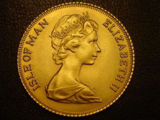 1976 Gold Isle Of Man 1/2 Sovereign Coin Unc Only 2,  568 Minted photo