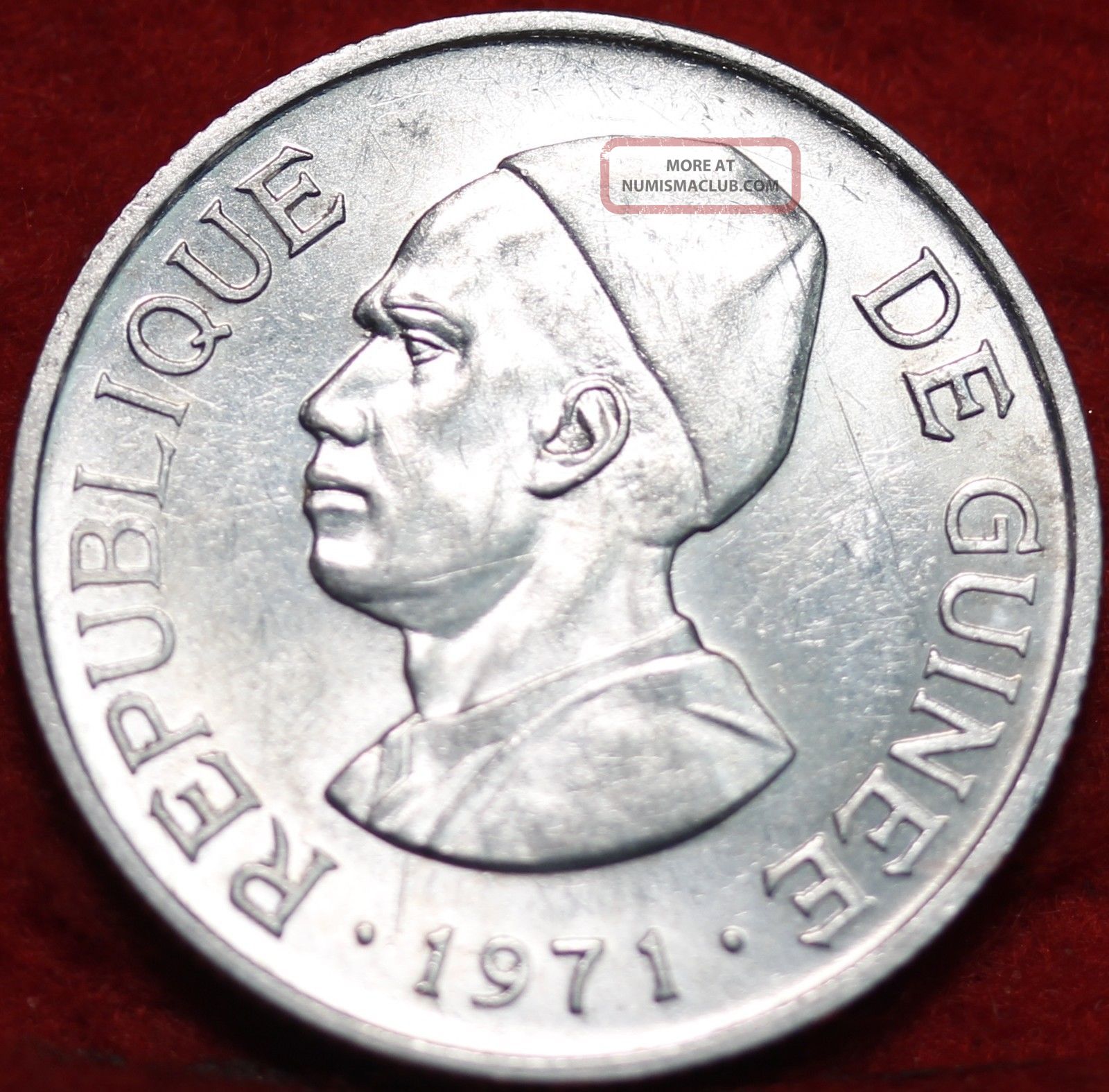 Uncirculated 1971 Guinea 2 Sylis Foreign Coin S/h Coins: World photo