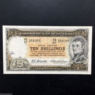1960 - 1965 Australia Commonwealth Banknote 10 Shillings P33 photo