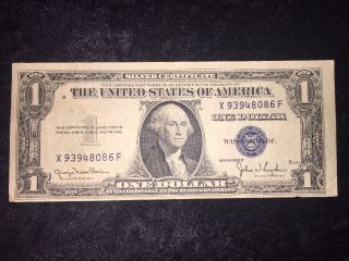 1935 D $1 Silver Certificate X93948086f photo