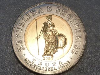 Albania 2000 100 Leke Teuta Ancient Warrior Illyrian Queen Bi Metallic Coin Unc photo