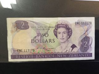 1985 Zealand Paper Money - 2 Dollars Banknote photo