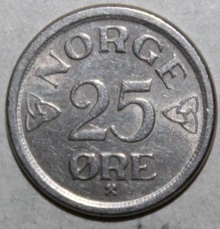 Norwegian 25 Ore Coin,  1957 - Km 401 - Norway - Twenty - Five Øre - Haakon Vii photo