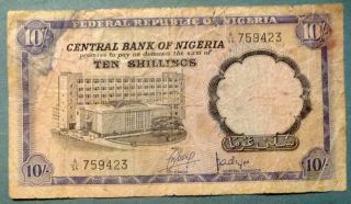 Nigeria 10 Shillings Rare Note,  P 11 A,  Issued 1968 photo