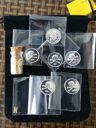 1/10 Gram.  999 Gold And 6 Gram.  999 Silver With Gold Leaf Vial photo