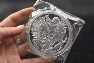 99.  99 China 1992 Year 5oz Silver Coin Shanghai - Kirin Songzi photo