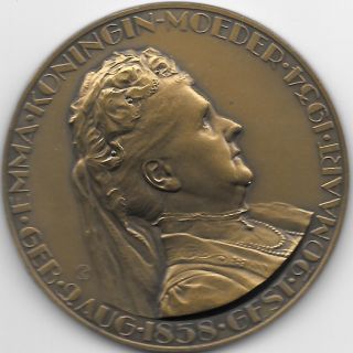 1934 Dutch Medal Issued To Honor Emma,  Queen Mother,  Upon Her Death photo