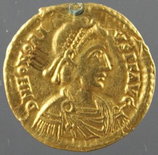 Honorius,  Solidus,  Gold,  Bound Captive,  Victory On Globe,  Ravenna,  402 - 406 Ad photo