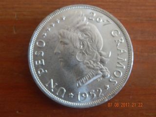 1952 Dominican Republic Un Peso - Silver (07726 Asw) - Mintasge 20,  000 - 38 Mm photo